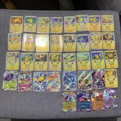 ポケモンカード 30周年 ピカチュウ30種類コンプリート その他ARなどのサムネイル