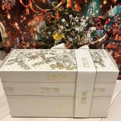 Dior ギフトボックス ホワイト ゴールド　コスメ　スキンケアのサムネイル