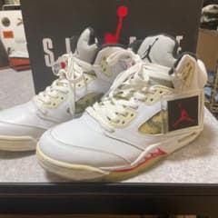 ナイキ エアジョーダン5 レトロ シュプリーム ホワイトのサムネイル