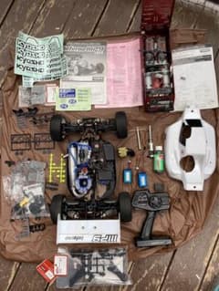 京商　インファーノmp9KTI4エンジンバギーのサムネイル