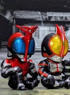 仮面ライダー カブト ５５５ 座るフィギュア 2体セット