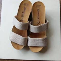 ARCOPEDICO ベージュ ストラップサンダルのサムネイル