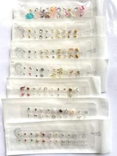 【s3】売りつくし耳つぼジュエリー大容量セット金粒銀粒（140粒20×7シート）のサムネイル