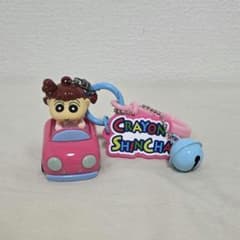 韓国限定ガチャガチャ クレヨンしんちゃん ネネちゃん 車型ストラップ ベル付きのサムネイル