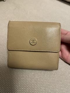 CHANEL ベージュ 二つ折り財布★ジャンク品のサムネイル