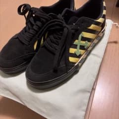 OFF-WHITE スニーカー ブラック イエローのサムネイル