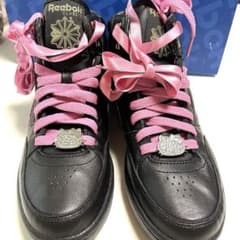 未使用】Reebok ハローキティ レア商品 - メルカリ