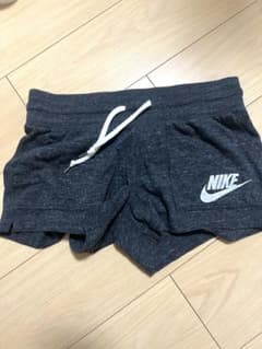 NIKE ダークグレー ショートパンツ Sサイズのサムネイル