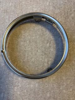 【ジャンク】 カワサキ　350SS ヘッドライトリム ジャンク】 カワサキ 350SS ヘッドライトリム - メルカリ