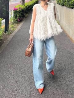 美品 シーニュ cygne Aラインフレアトップス ginie ホワイト - メルカリ