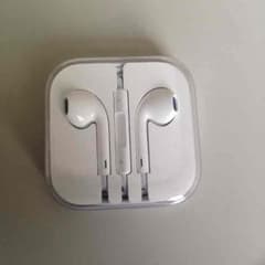 未使用iPhone☆純正のサムネイル