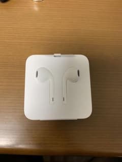 Apple 純正イヤホンのサムネイル
