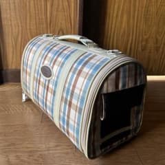 ペットキャリー（小さい動物用）のサムネイル