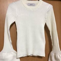 Lily Brown フレアスリーブニットのサムネイル