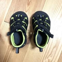 KEEN キッズ サンダル ブラック×ライムグリーンのサムネイル