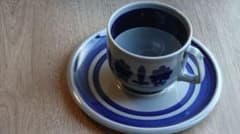 Boch 手描きカップ&ソーサーセット　vintage食器のサムネイル