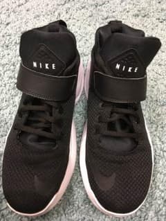 NIKEのサムネイル