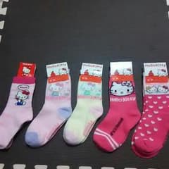 新品、ハローキティ靴下５足まとめ売り☆のサムネイル
