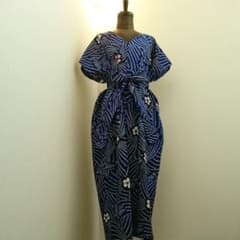 にしかおり様 着物 浴衣 絞り ロングワンピース リボンベルト付き 白色桃色花柄のサムネイル