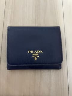 PRADA財布のサムネイル