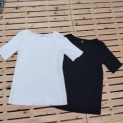 ユニクロ　ストレッチコットンボートネックT　Sサイズ　白黒セットのサムネイル