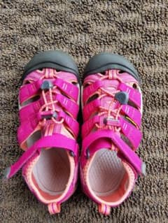 KEEN キッズサンダル　21cm　女の子のサムネイル
