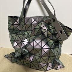 も*く様 BAOBAO プリズムメタリック グリーン 正規美品 - メルカリ