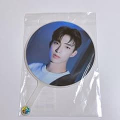 SEVENTEEN ドギョム グッズ うちわ クリアファイル まとめ売り SEVENTEEN ドギョム 2021 Holiday うちわ ピケット - メルカリ