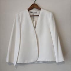 新品　ZARA ザラ ノーカラー ケープ ジャケット ホワイト Mのサムネイル