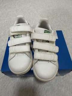 adidas スタンスミス キッズ スニーカーのサムネイル