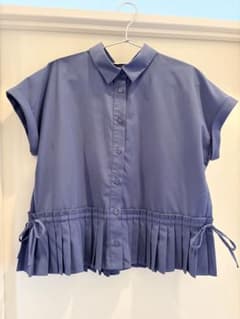 BEAMS HEART 半袖ブラウス ブルー プリーツのサムネイル