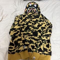 A BATHING APE シャークパーカー イエローカモ - メルカリ