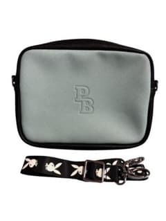 【新品未使用】GU×PLAYBOY ミニショルダーバッグ PBロゴ バニー柄のサムネイル