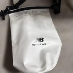 渚*隼様 New Balance サコッシュ ホワイトのサムネイル