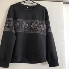 新品未使用ブラック 花柄刺繍 スウェットのサムネイル