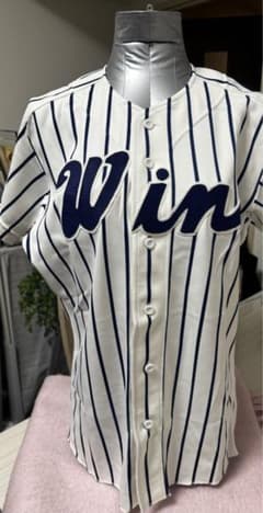 ストライプ柄 Wins ユニフォームのサムネイル