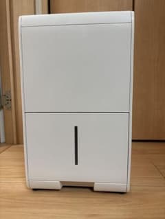 アイリスオーヤマ 除湿機 IJC-J56-W 2022年製 - メルカリ