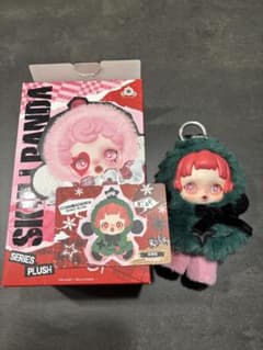 POP MART SKULLPANDA Winter Symphonyのサムネイル