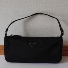 専用です。PRADA プラダ ポーチのサムネイル