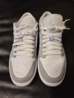 レア　NIKE WMNS AIR JORDAN 1 LOW 　WOLF GREYのサムネイル