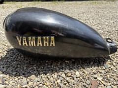 YAMAHA SR250タンク ブラック 付属品付き タンク内錆び取り済 YAMAHA SR250タンク ブラック 付属品付き タンク内錆び取り済 - メルカリ