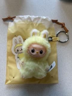 ラブブ　イニシャル F 推しカラー、推しイニシャルPOPMARTのサムネイル