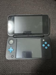 New 2DS LL ブラック/ブルー 本体のサムネイル