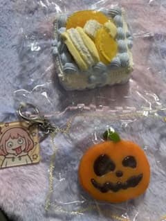 LALULU フルーツケーキ スクイーズ　訳あり商品　おまけ付きのサムネイル