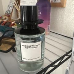ZARA ENERGETICALLY NEW YORK 香水のサムネイル