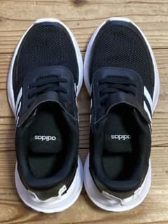 adidas キッズスニーカー ブラック/ホワイト 21cmのサムネイル