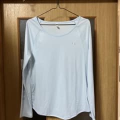アンダーアーマー 長袖 Tシャツのサムネイル
