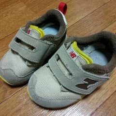 ニューバランス  13.5センチのサムネイル