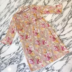 トッコクローゼット　花柄ワンピースのサムネイル