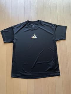adidas ブラック 半袖Tシャツ Mのサムネイル